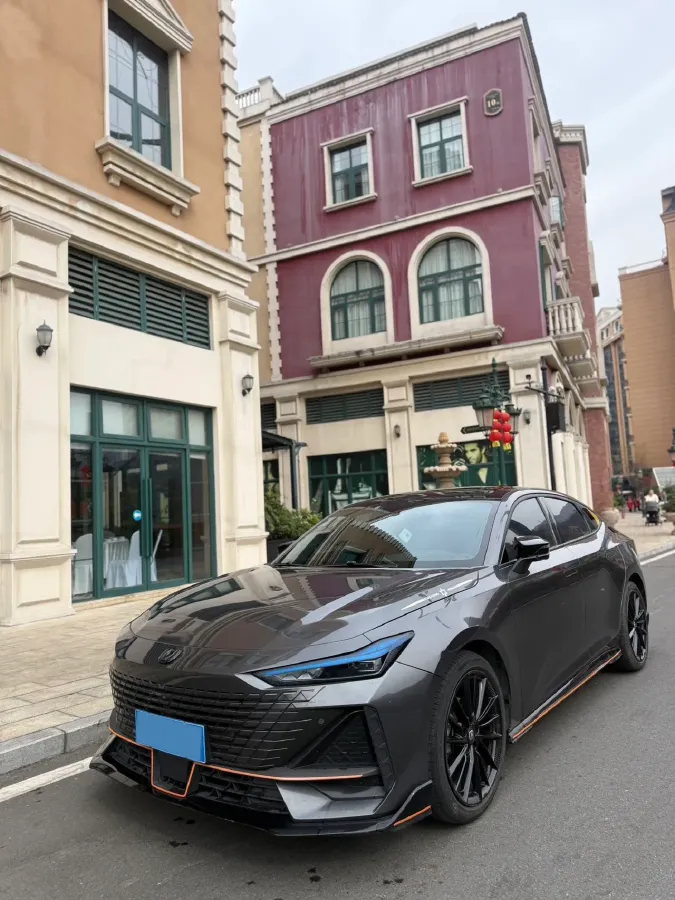 2022 ChangAn UNI-V 1.5T 188HP L4 7DCT,autocango,china used car exporter,china ev exporter,chinese used car exporter,chinese used ev exporter