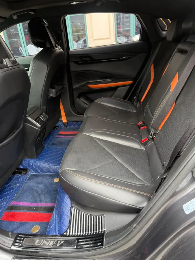 2022 ChangAn UNI-V 1.5T 188HP L4 7DCT,autocango,china used car exporter,china ev exporter,chinese used car exporter,chinese used ev exporter