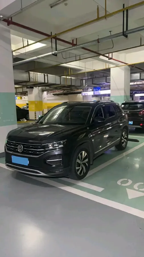 2019 Jeep Cherokee 2.0T 234HP L4 9AT,autocango,china used car exporter,china ev exporter,chinese used car exporter,chinese used ev exporter