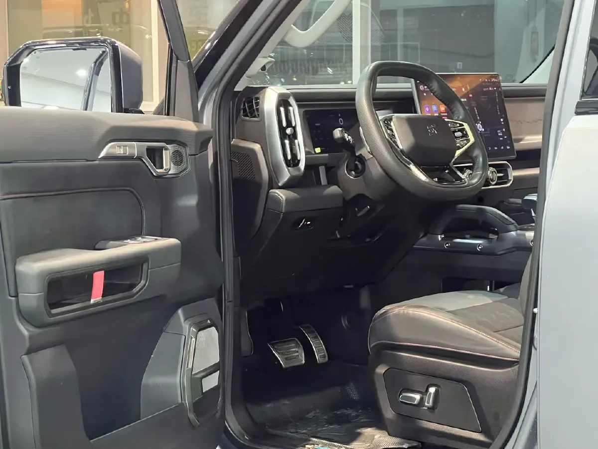 2023 Jetour Traveller 2.0T 254HP L4 7DCT,autocango,china used car exporter,china ev exporter,chinese used car exporter,chinese used ev exporter