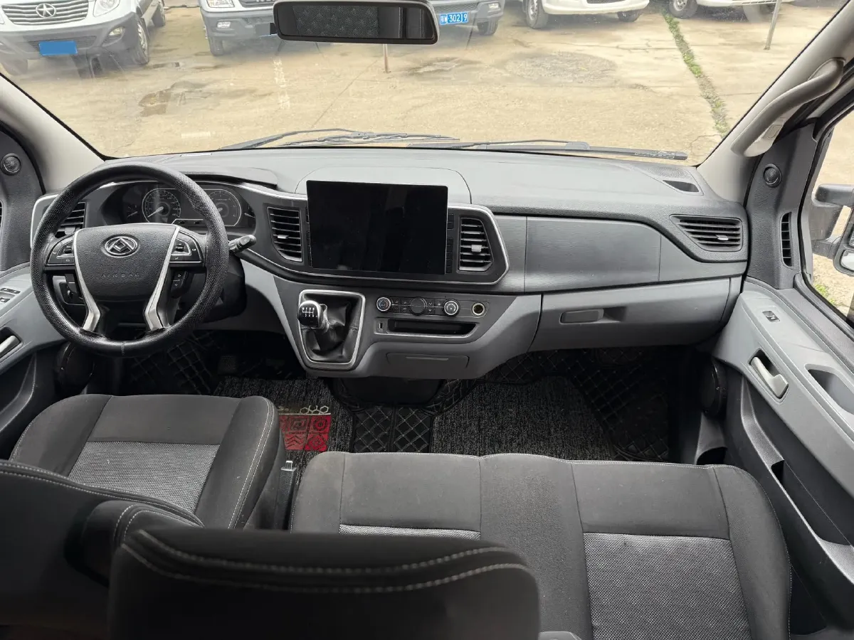 2021 MAXUS XinTu V80 2.0T 139HP L4 6MT,autocango,china used car exporter,china ev exporter,chinese used car exporter,chinese used ev exporter