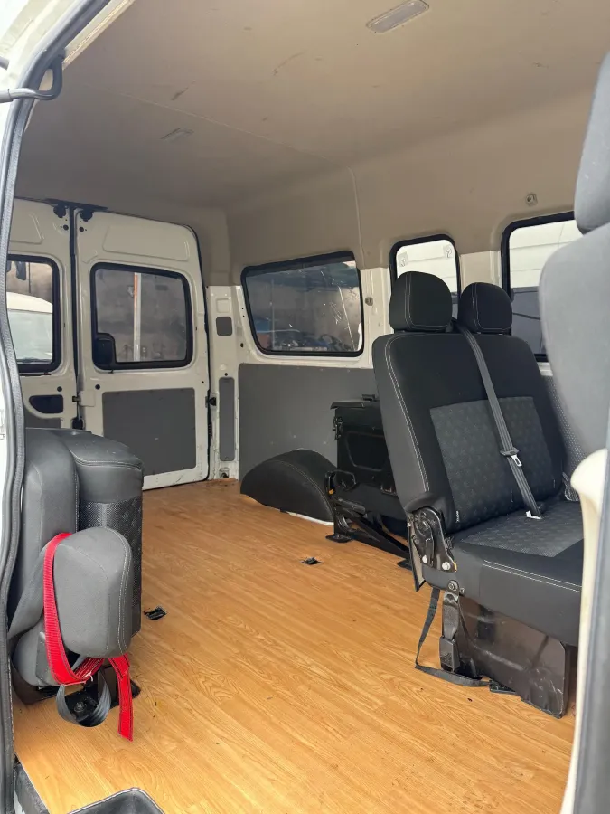 2021 MAXUS XinTu V80 2.0T 139HP L4 6MT,autocango,china used car exporter,china ev exporter,chinese used car exporter,chinese used ev exporter