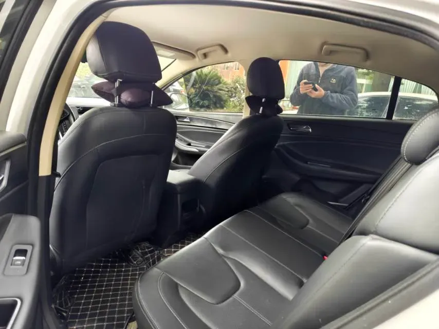 2021 Chery Arrizo 5 1.5L 116HP L4 5MT,autocango,china used car exporter,china ev exporter,chinese used car exporter,chinese used ev exporter