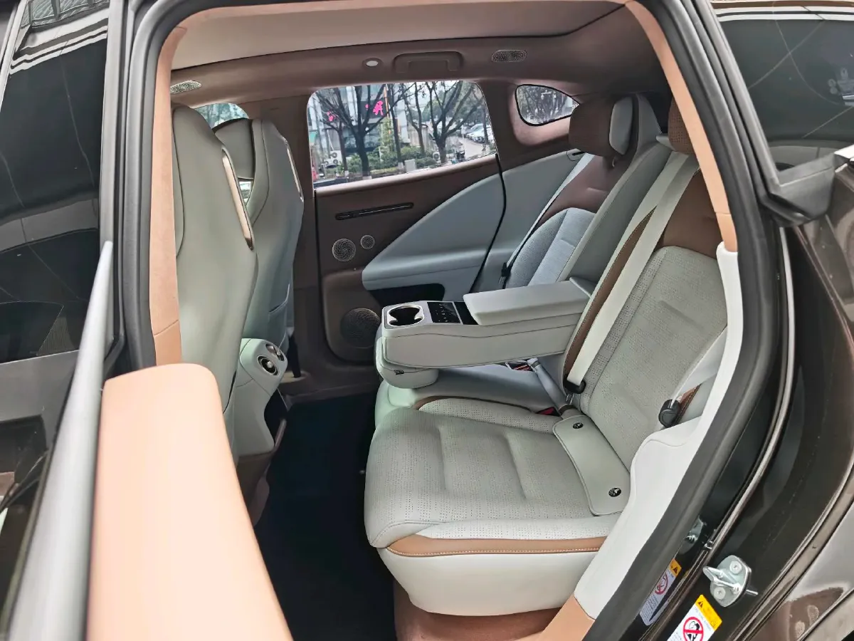 2024 Avatr 07 1.5T 156HP L4 REEV 39.05KWH,autocango,china used car exporter,china ev exporter,chinese used car exporter,chinese used ev exporter