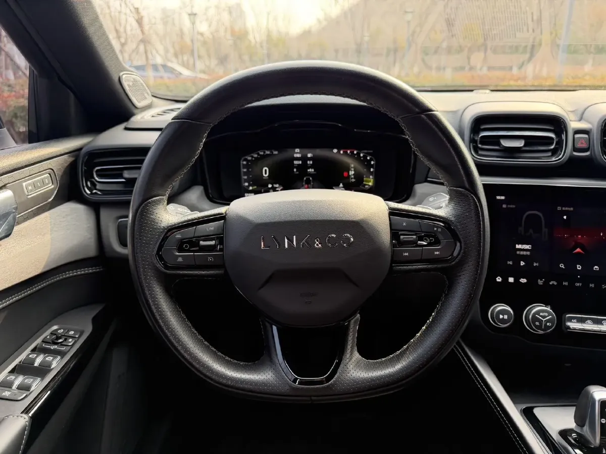 2022 LYNK&CO 03 2.0T 190HP L4 7DCT,autocango,china used car exporter,china ev exporter,chinese used car exporter,chinese used ev exporter