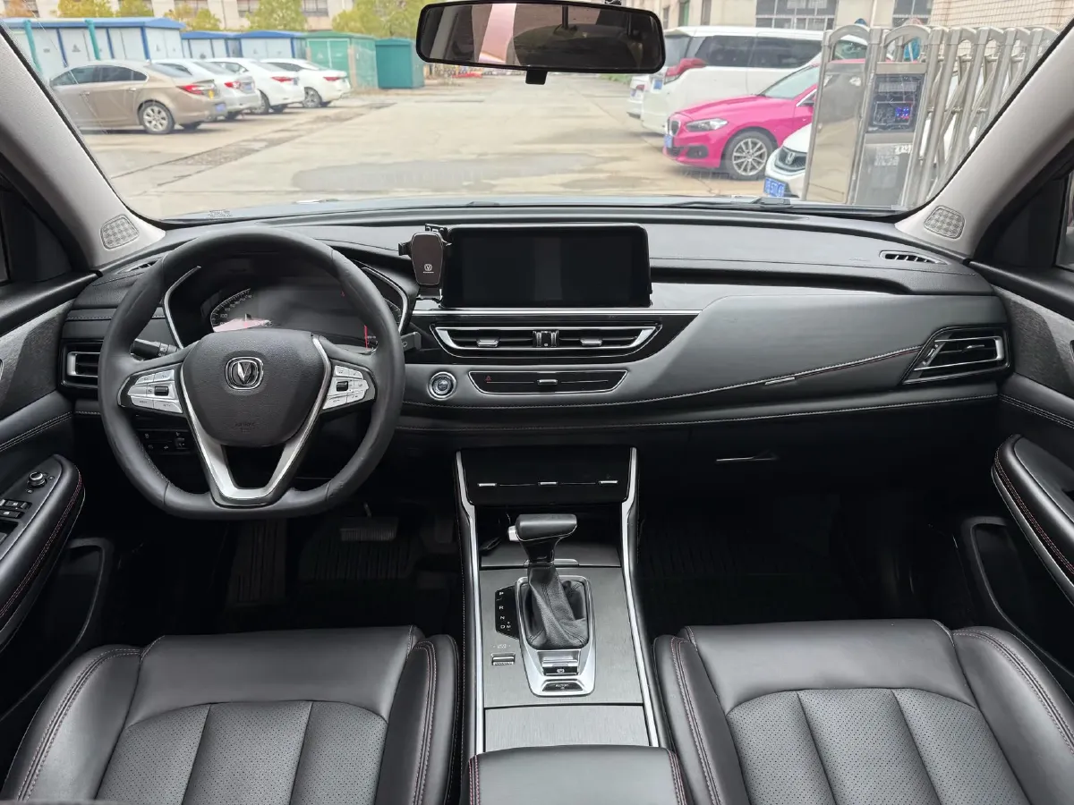 2022 ChangAn CS75 1.5T 180HP L4 7DCT,autocango,china used car exporter,china ev exporter,chinese used car exporter,chinese used ev exporter