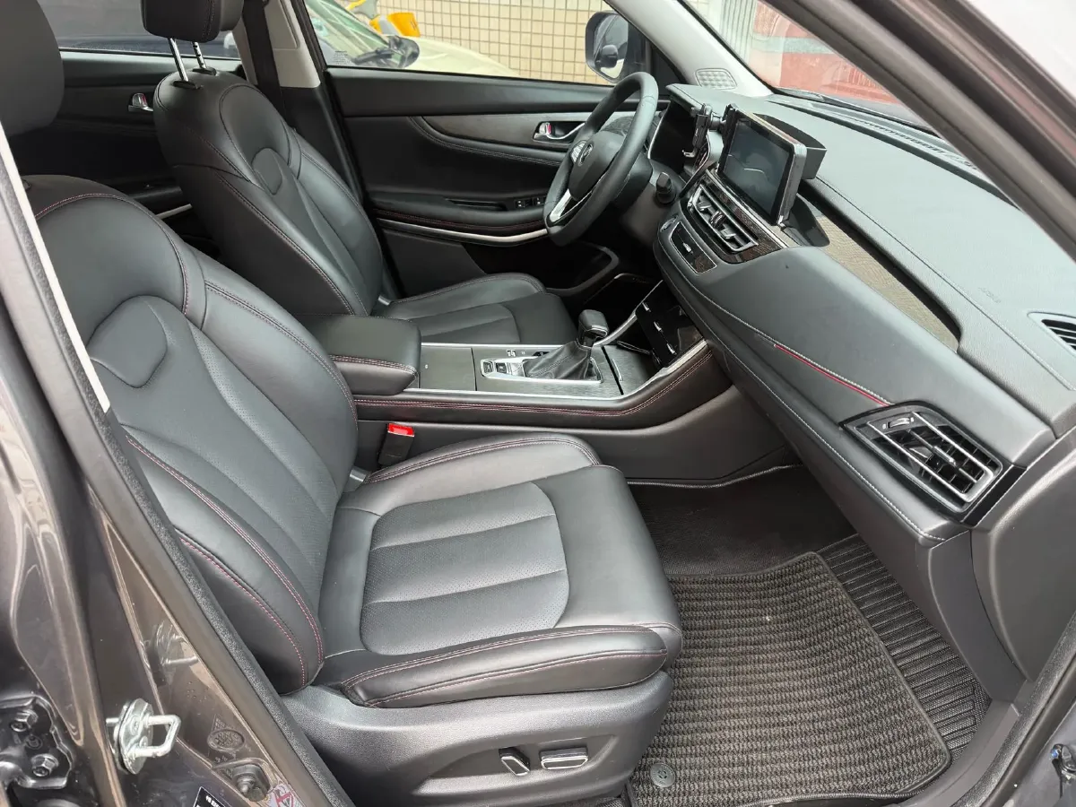 2022 ChangAn CS75 1.5T 180HP L4 7DCT,autocango,china used car exporter,china ev exporter,chinese used car exporter,chinese used ev exporter