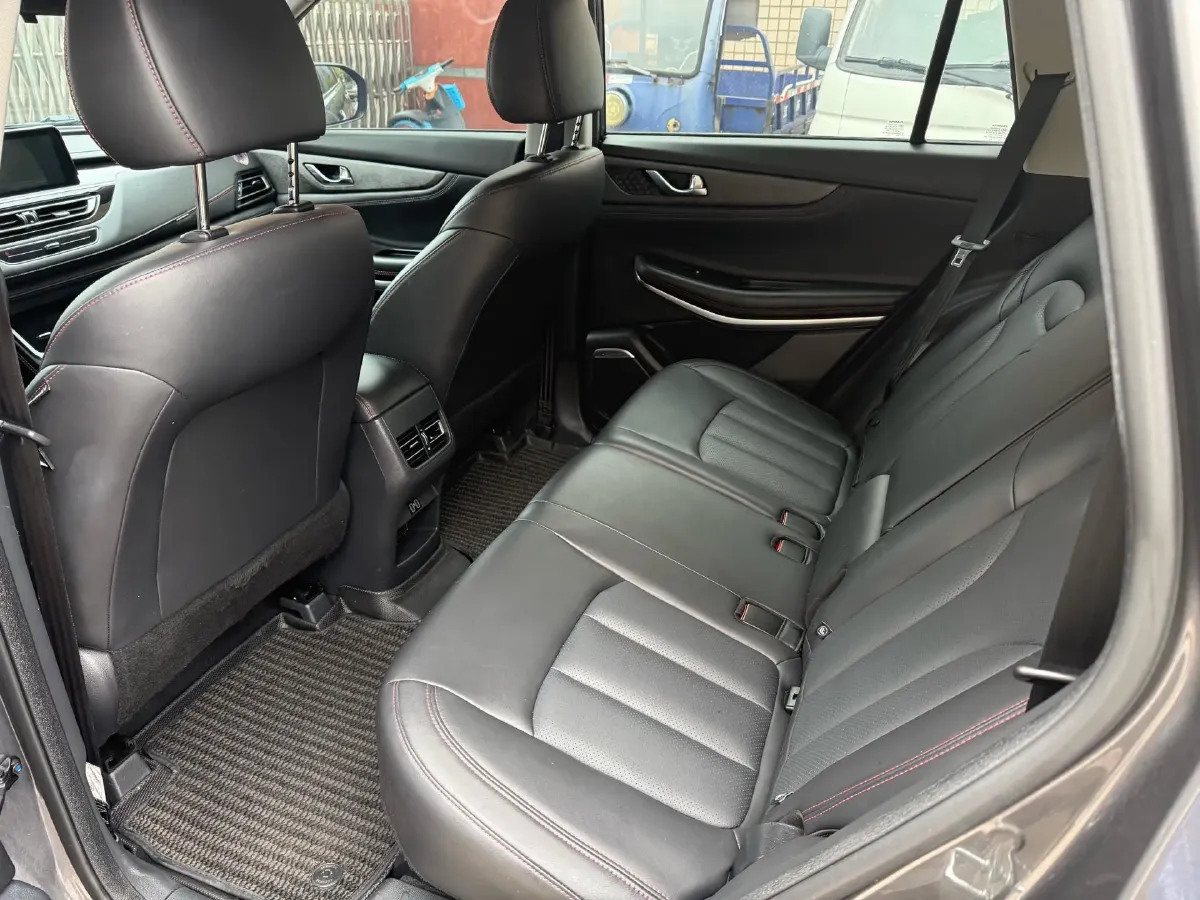 2022 ChangAn CS75 1.5T 180HP L4 7DCT,autocango,china used car exporter,china ev exporter,chinese used car exporter,chinese used ev exporter