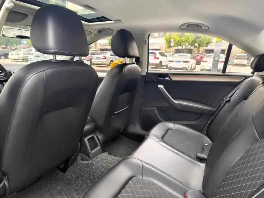 2019 Skoda Rapid Spaceback 1.5L 110HP L4 6AT,autocango,china used car exporter,china ev exporter,chinese used car exporter,chinese used ev exporter