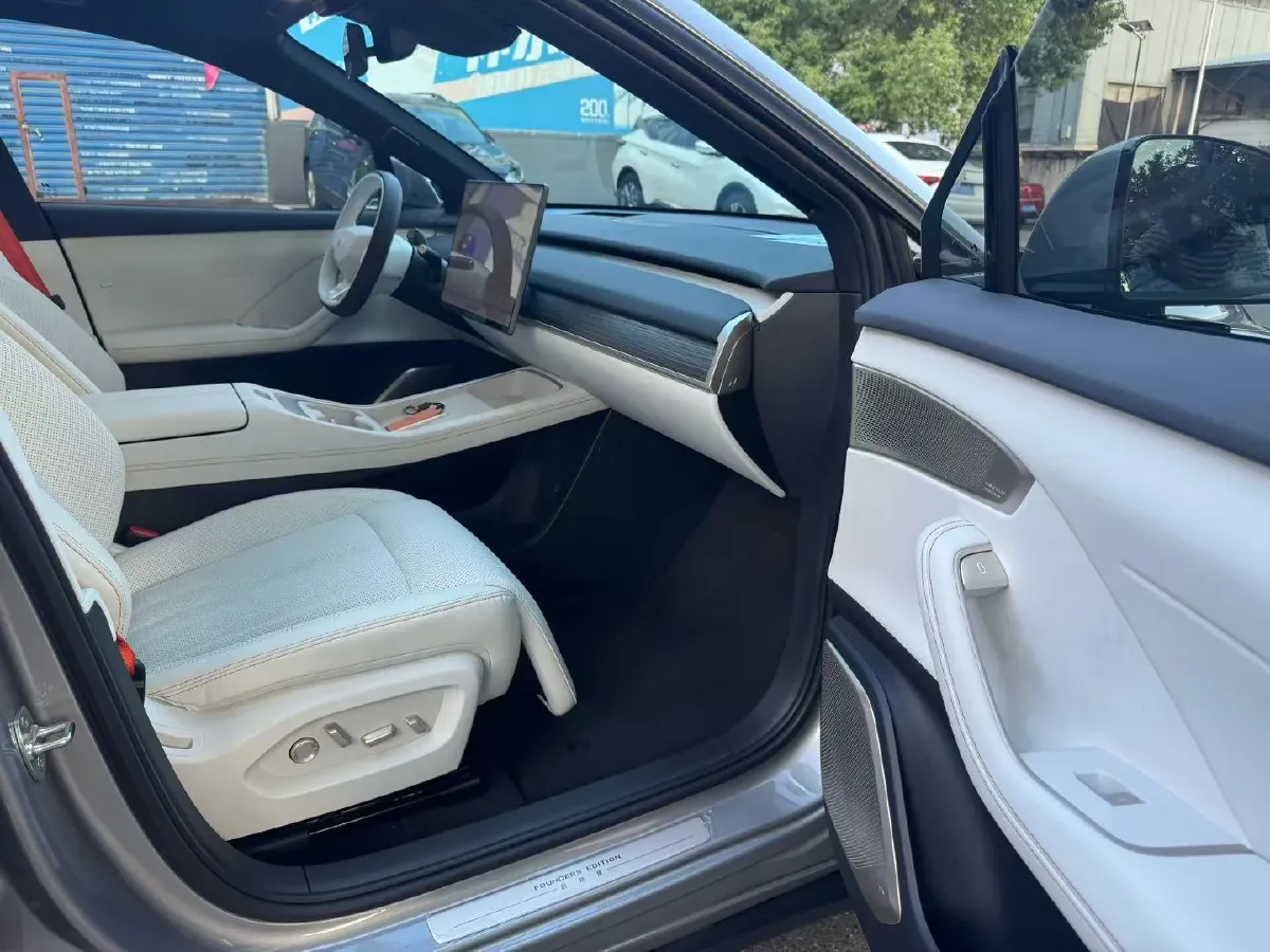 2024 ONVO L60 BEV 60KWH,autocango,china used car exporter,china ev exporter,chinese used car exporter,chinese used ev exporter