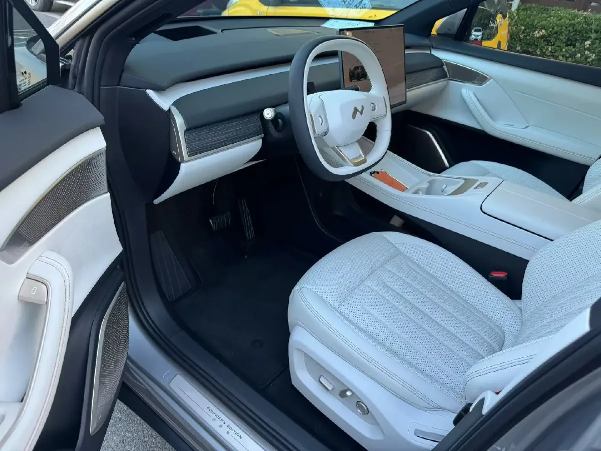 2024 ONVO L60 BEV 60KWH,autocango,china used car exporter,china ev exporter,chinese used car exporter,chinese used ev exporter