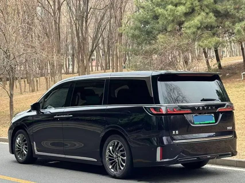2022 Voyah Dream 1.5T 136HP L4 PHEV 25.57KWH,autocango,china used car exporter,china ev exporter,chinese used car exporter,chinese used ev exporter