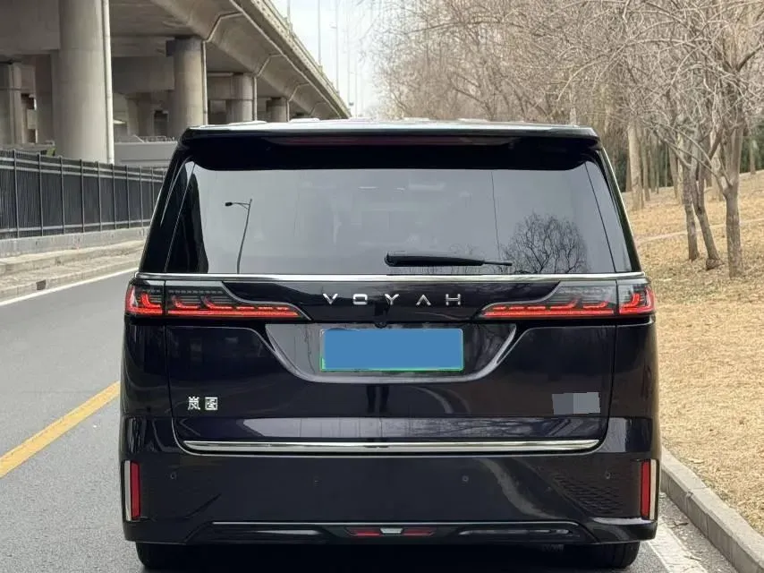 2022 Voyah Dream 1.5T 136HP L4 PHEV 25.57KWH,autocango,china used car exporter,china ev exporter,chinese used car exporter,chinese used ev exporter