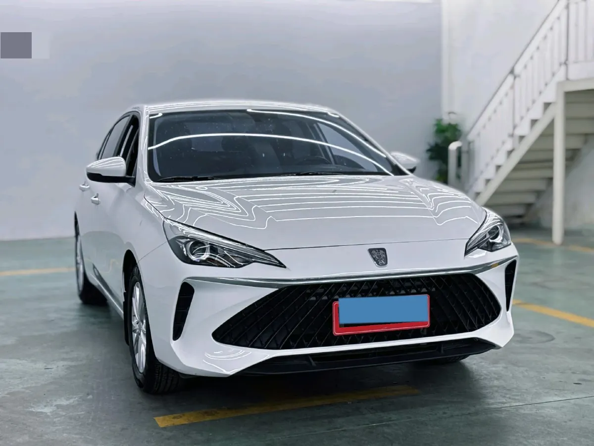 2023 Roewe i5 1.5L 129HP L4 5MT,autocango,china used car exporter,china ev exporter,chinese used car exporter,chinese used ev exporter