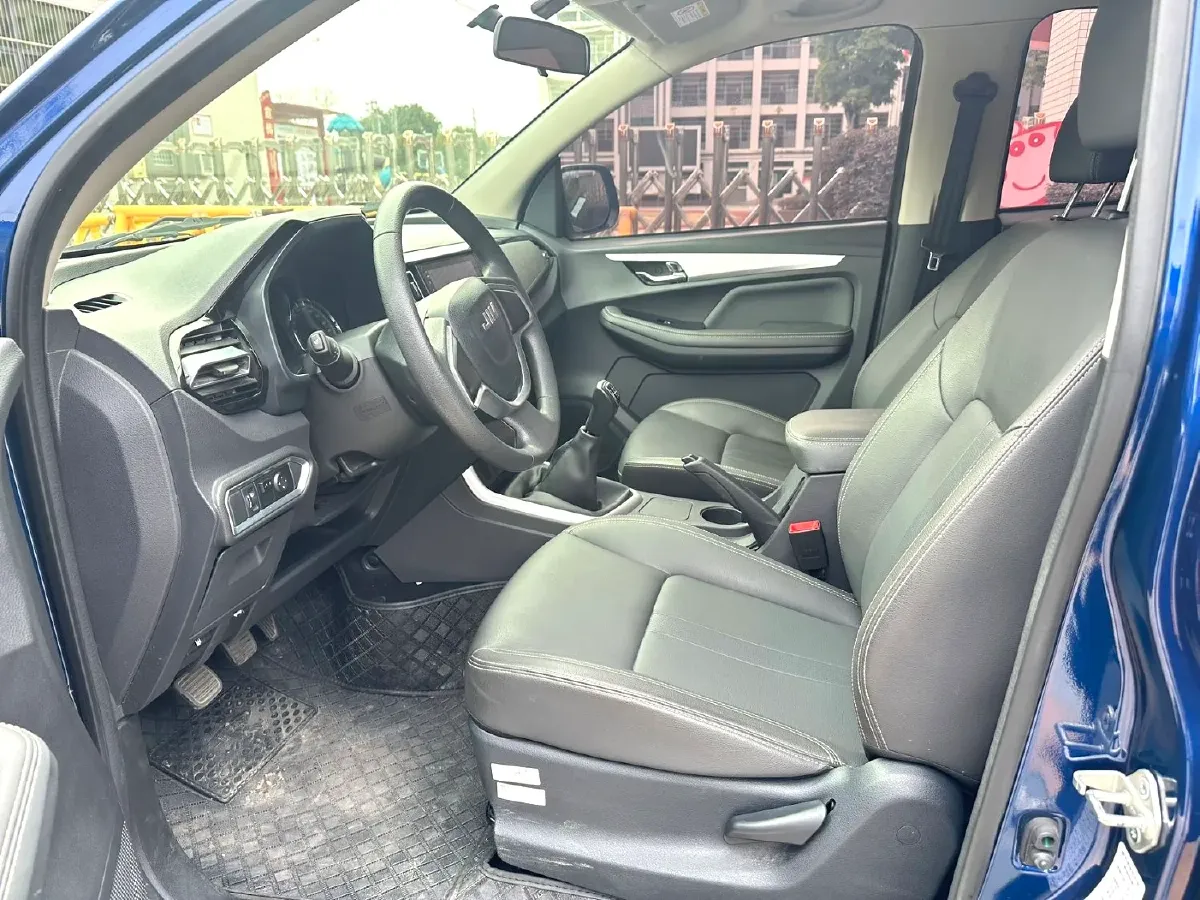 2024 Isuzu RE-MAX Jim 2.8T 120HP L4 5MT,autocango,china used car exporter,china ev exporter,chinese used car exporter,chinese used ev exporter