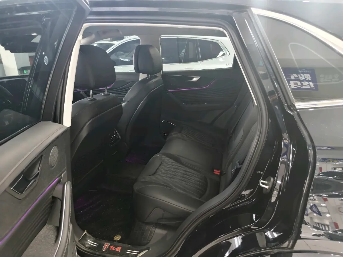 2023 HongQi HS5 2.0T 252HP L4 8AT,autocango,china used car exporter,china ev exporter,chinese used car exporter,chinese used ev exporter