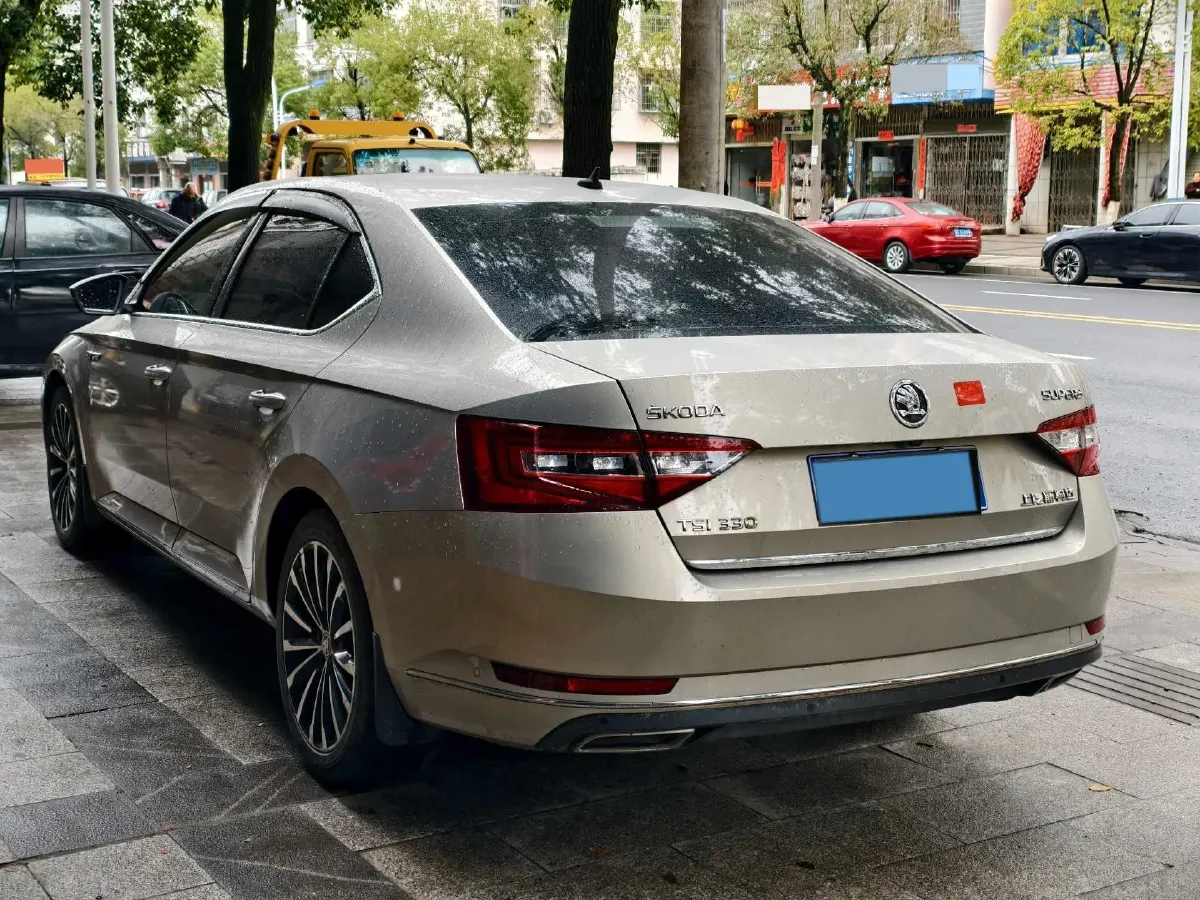 2018 Skoda Kodiak 1.8T 180HP L4 7DCT,autocango,china used car exporter,china ev exporter,chinese used car exporter,chinese used ev exporter