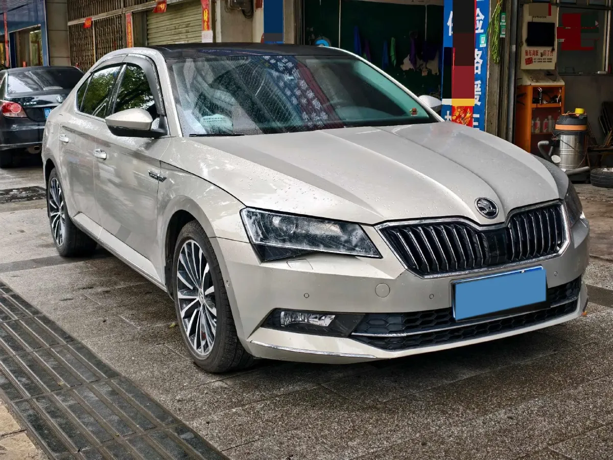 2018 Skoda Kodiak 1.8T 180HP L4 7DCT,autocango,china used car exporter,china ev exporter,chinese used car exporter,chinese used ev exporter