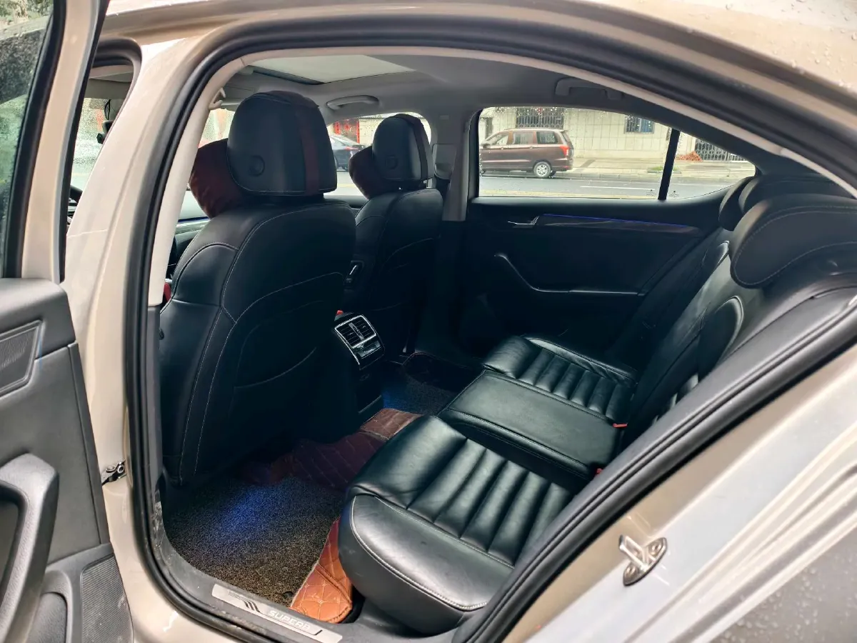 2018 Skoda Kodiak 1.8T 180HP L4 7DCT,autocango,china used car exporter,china ev exporter,chinese used car exporter,chinese used ev exporter