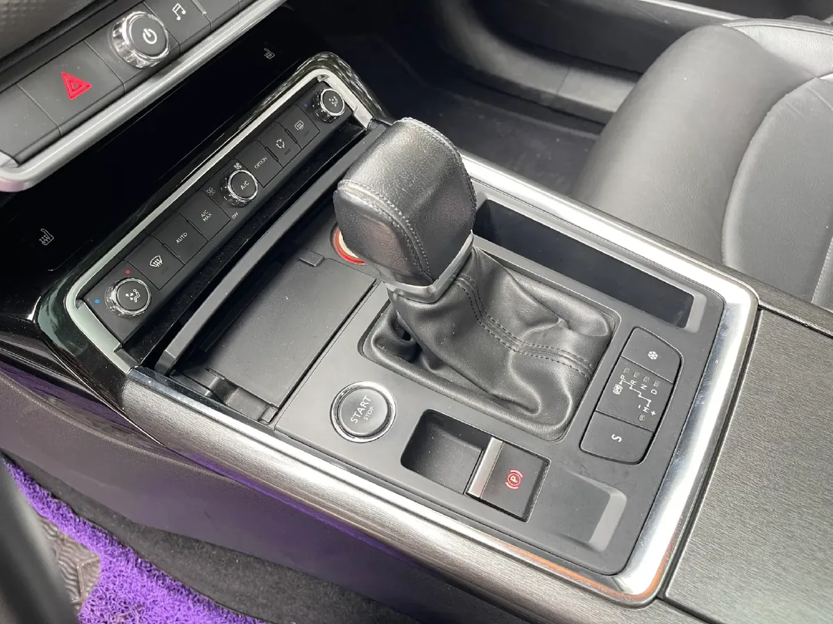 2017 Citroen C6 1.8T 204HP L4 6AT,autocango,china used car exporter,china ev exporter,chinese used car exporter,chinese used ev exporter