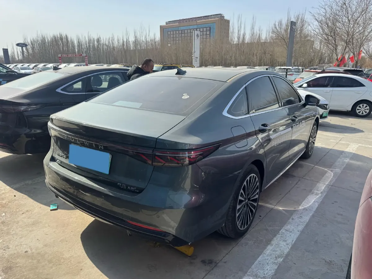 2025 Fulwin FulwinA8L 1.5T 156HP L4 1DHT PHEV 18.67KWH,autocango,china used car exporter,china ev exporter,chinese used car exporter,chinese used ev exporter