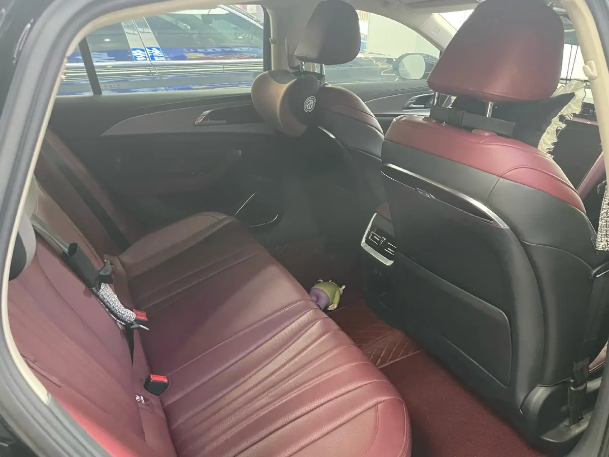 2023 HongQi H5 2.0T 224HP L4 8AT,autocango,china used car exporter,china ev exporter,chinese used car exporter,chinese used ev exporter