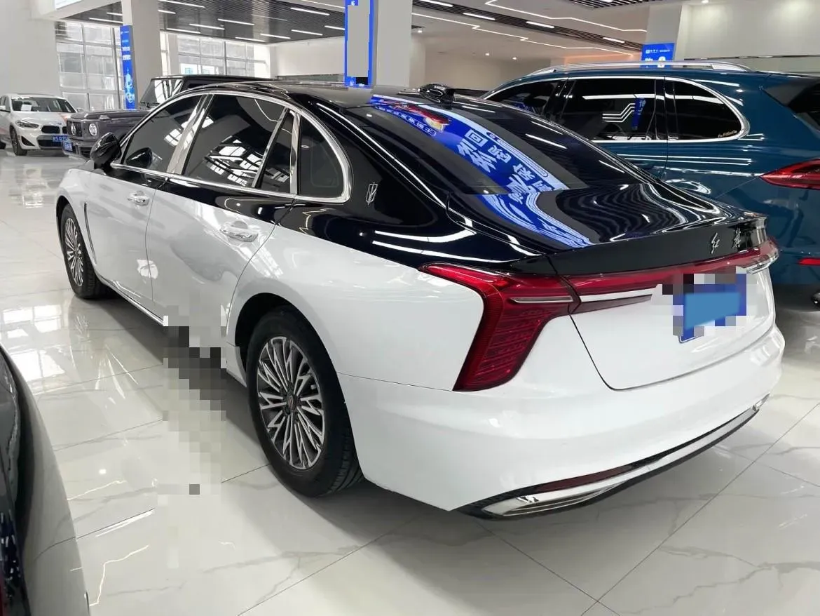 2023 HongQi H5 2.0T 224HP L4 8AT,autocango,china used car exporter,china ev exporter,chinese used car exporter,chinese used ev exporter