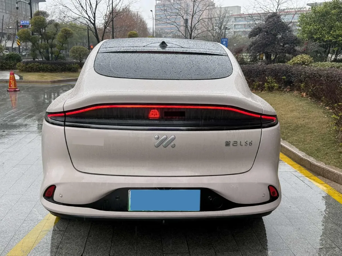 2025 IM LS6 BEV 75KWH,autocango,china used car exporter,china ev exporter,chinese used car exporter,chinese used ev exporter