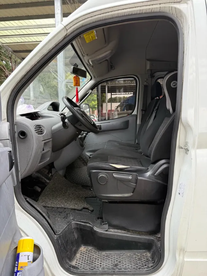 2019 MAXUS XinTu V80 2.0T 139HP L4 6MT,autocango,china used car exporter,china ev exporter,chinese used car exporter,chinese used ev exporter