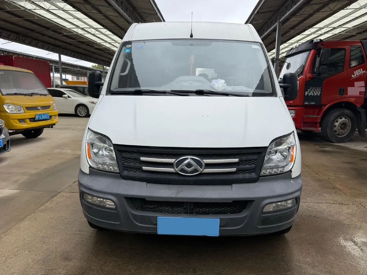 2019 MAXUS XinTu V80 2.0T 139HP L4 6MT,autocango,china used car exporter,china ev exporter,chinese used car exporter,chinese used ev exporter