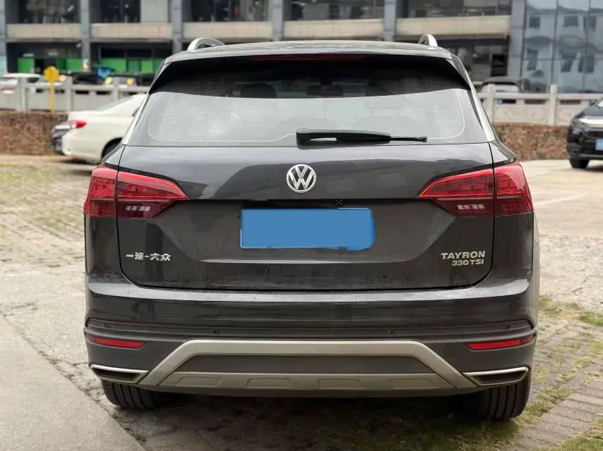 2019 Jeep Cherokee 2.0T 234HP L4 9AT,autocango,china used car exporter,china ev exporter,chinese used car exporter,chinese used ev exporter