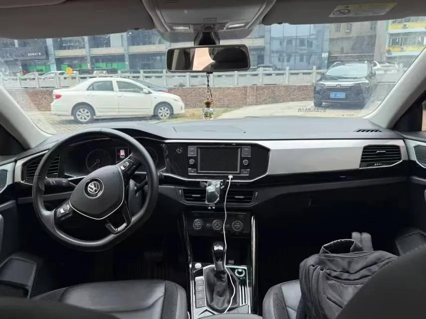 2019 Jeep Cherokee 2.0T 234HP L4 9AT,autocango,china used car exporter,china ev exporter,chinese used car exporter,chinese used ev exporter