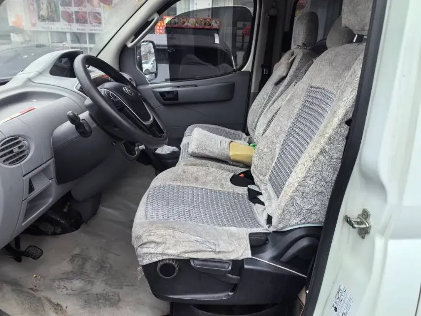 2020 MAXUS XinTu V80 2.5T 136HP L4 6MT,autocango,china used car exporter,china ev exporter,chinese used car exporter,chinese used ev exporter