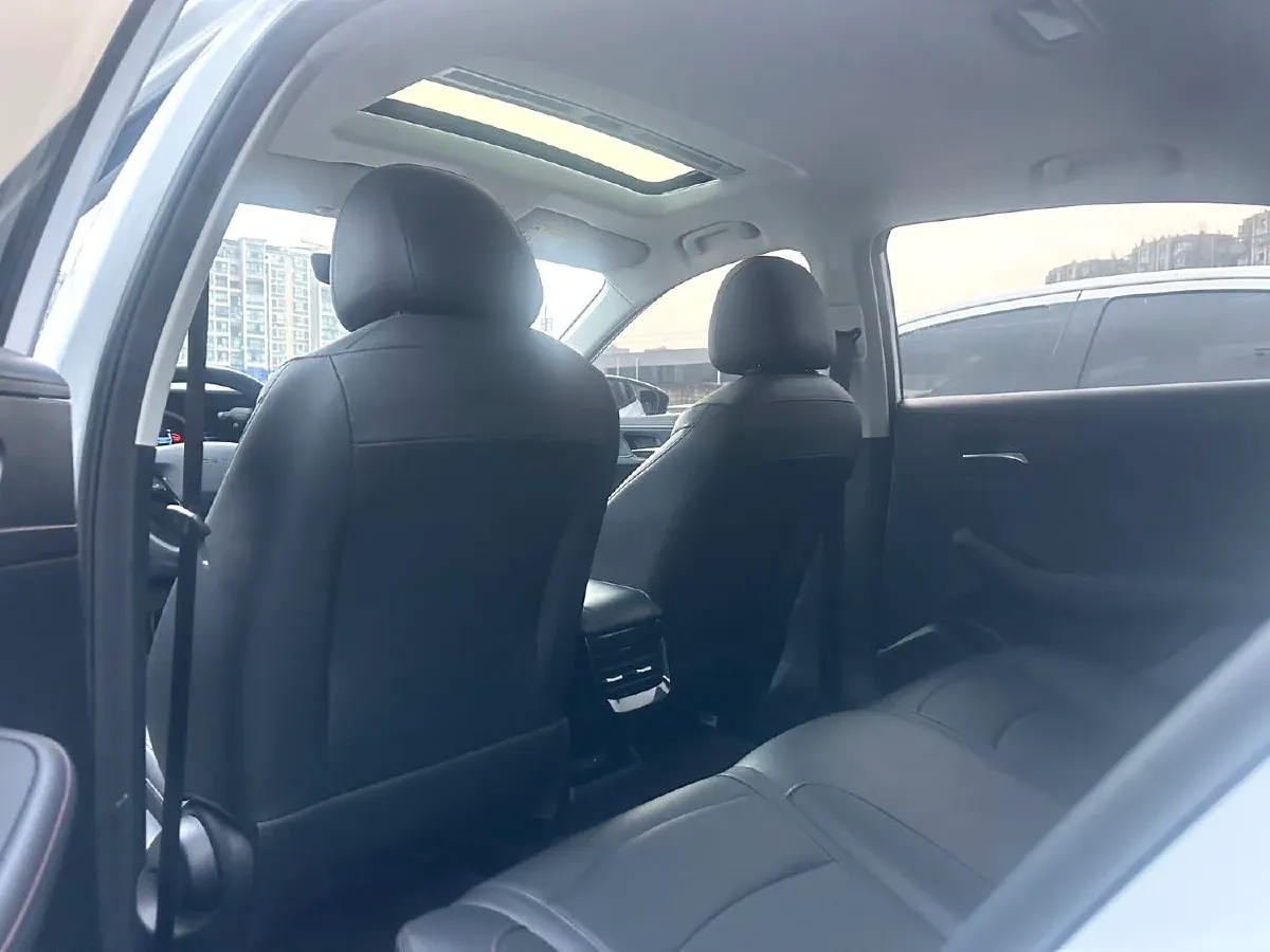 2024 Roewe i5 1.5L 129HP L4 CVT,autocango,china used car exporter,china ev exporter,chinese used car exporter,chinese used ev exporter