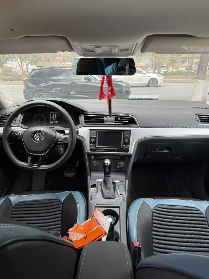 2019 Volkswagen T-Cross 1.4T 150HP L4 7DCT,autocango,china used car exporter,china ev exporter,chinese used car exporter,chinese used ev exporter