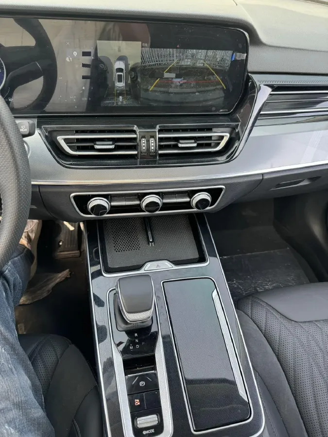 2023 HongQi HS5 2.0T 252HP L4 8AT,autocango,china used car exporter,china ev exporter,chinese used car exporter,chinese used ev exporter