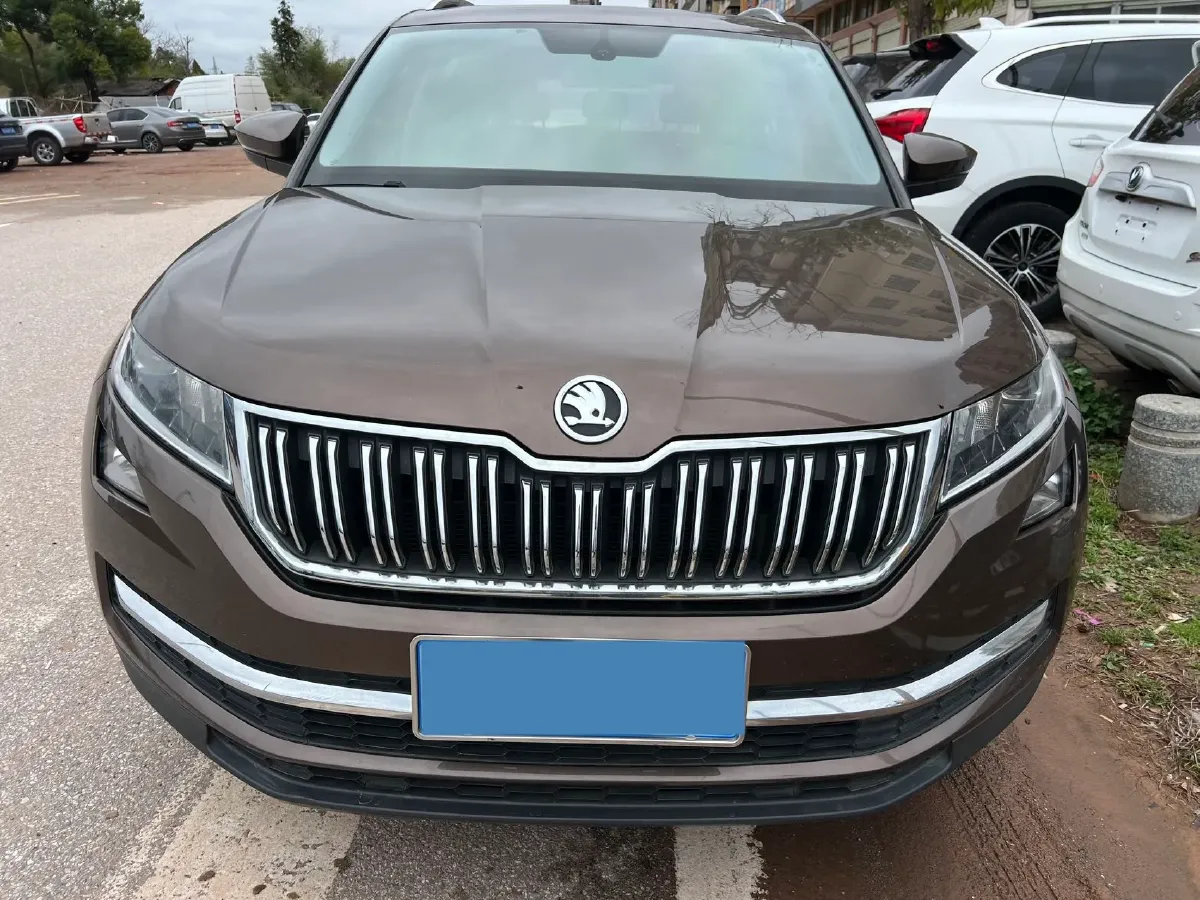 2018 Skoda Kodiak 2.0T 186HP L4 7DCT,autocango,china used car exporter,china ev exporter,chinese used car exporter,chinese used ev exporter