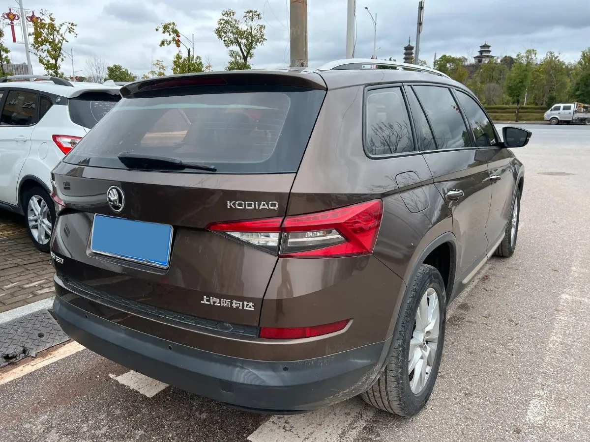 2018 Skoda Kodiak 2.0T 186HP L4 7DCT,autocango,china used car exporter,china ev exporter,chinese used car exporter,chinese used ev exporter