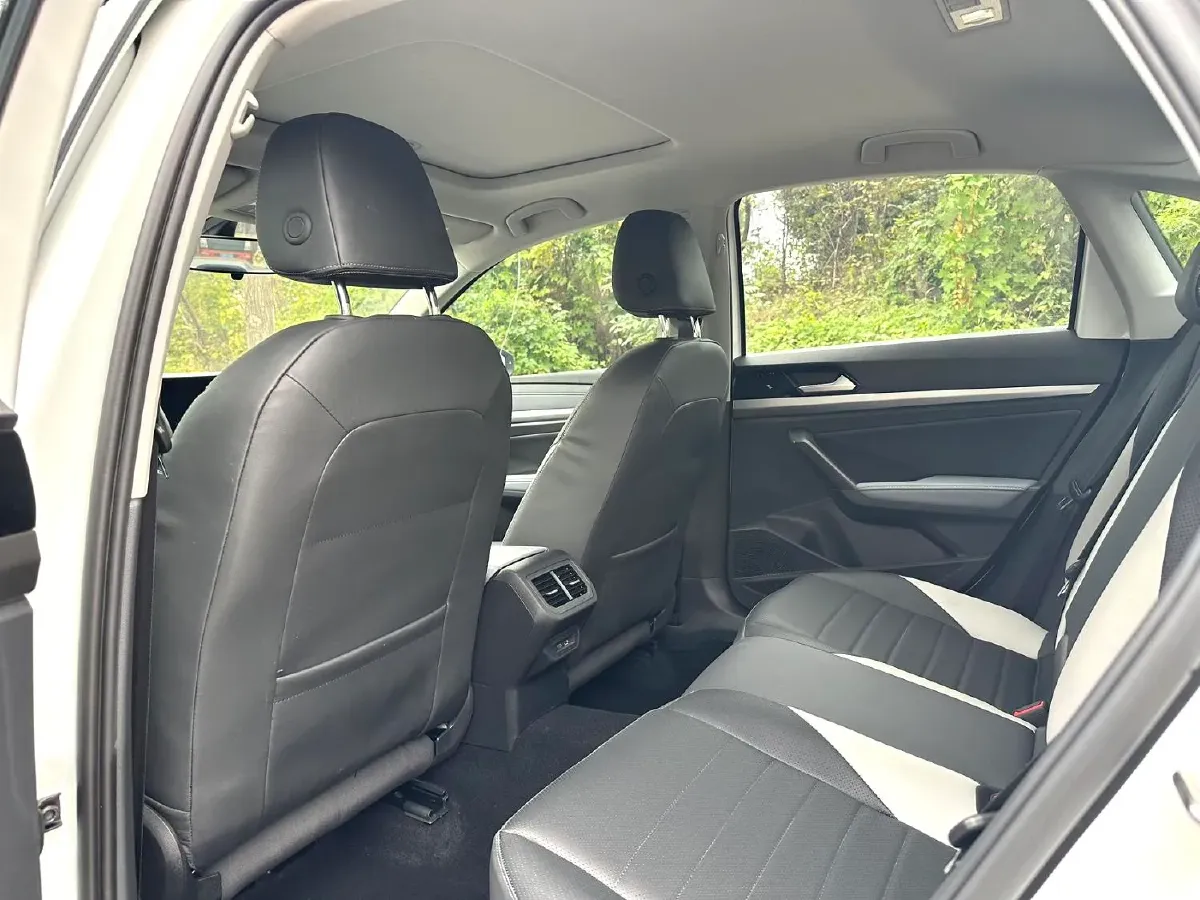 2023 Volkswagen Lavida 1.4T 150HP L4 7DCT,autocango,china used car exporter,china ev exporter,chinese used car exporter,chinese used ev exporter