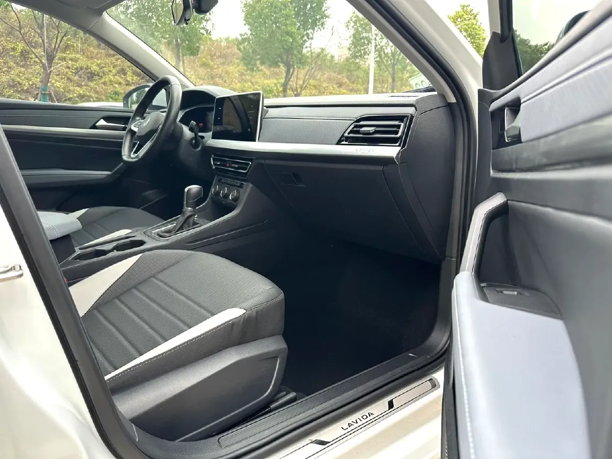 2023 Volkswagen Lavida 1.4T 150HP L4 7DCT,autocango,china used car exporter,china ev exporter,chinese used car exporter,chinese used ev exporter