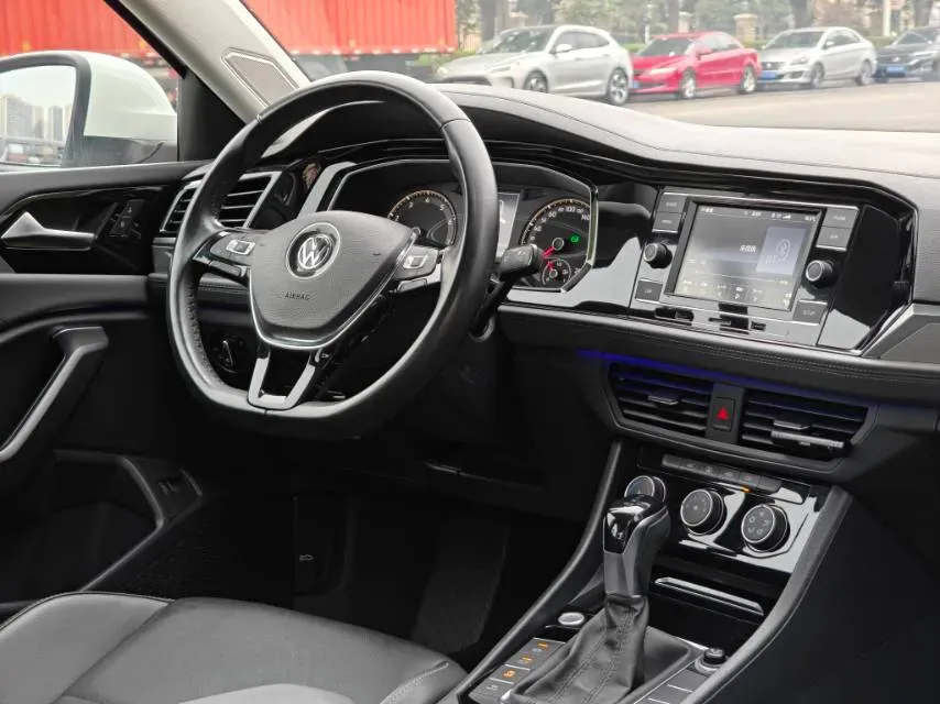 2019 Jeep Renegade 1.3T 173HP L4 7DCT,autocango,china used car exporter,china ev exporter,chinese used car exporter,chinese used ev exporter