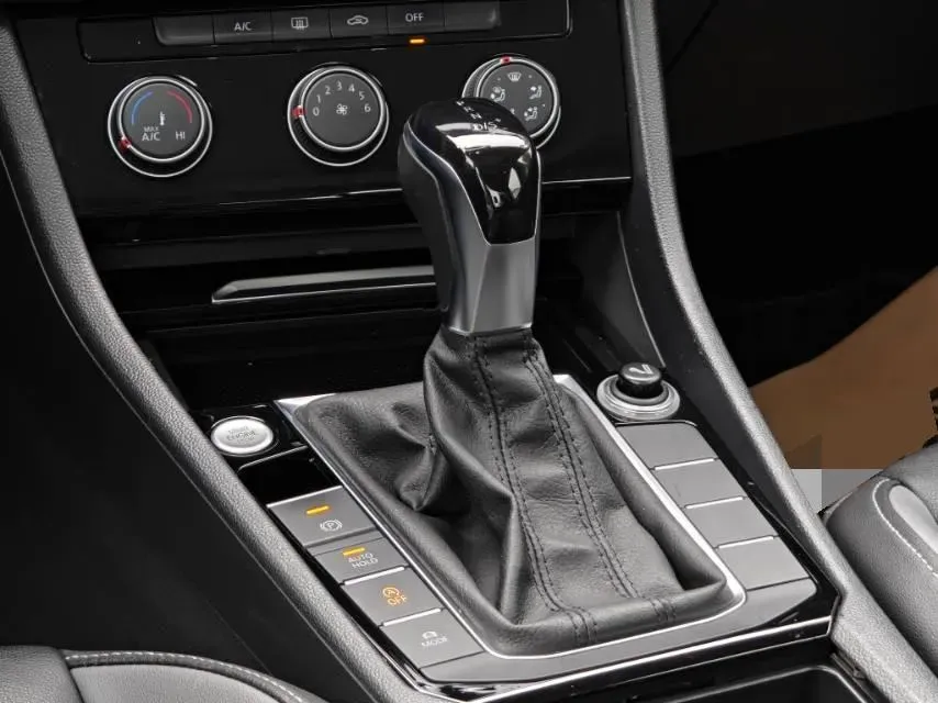 2019 Jeep Renegade 1.3T 173HP L4 7DCT,autocango,china used car exporter,china ev exporter,chinese used car exporter,chinese used ev exporter