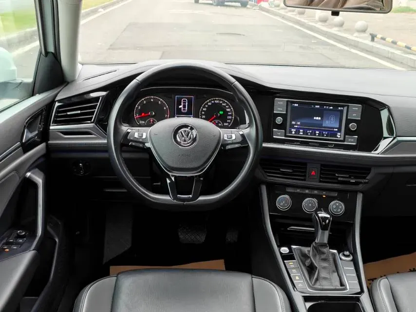 2019 Jeep Renegade 1.3T 173HP L4 7DCT,autocango,china used car exporter,china ev exporter,chinese used car exporter,chinese used ev exporter