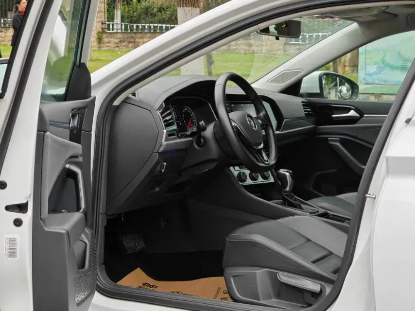 2019 Jeep Renegade 1.3T 173HP L4 7DCT,autocango,china used car exporter,china ev exporter,chinese used car exporter,chinese used ev exporter