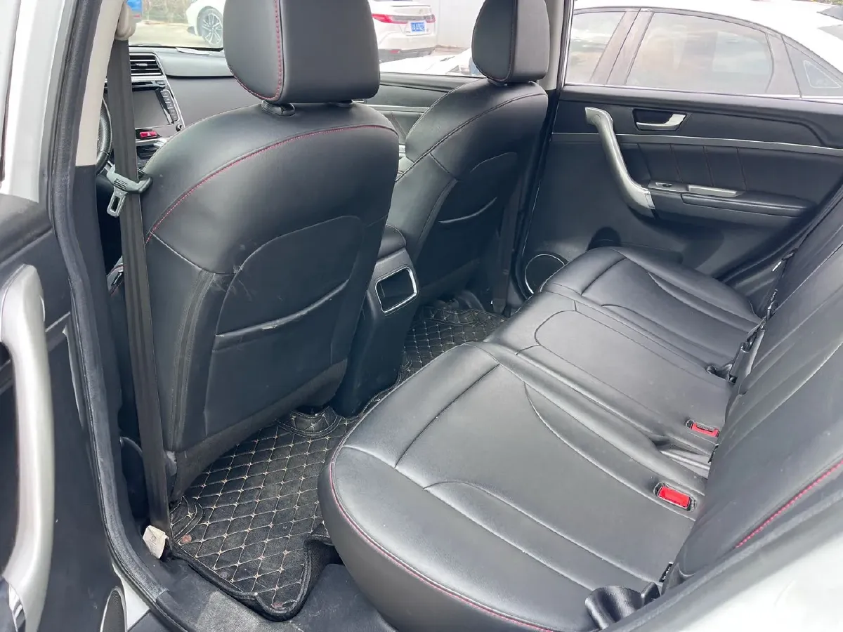 2017 Haval M6 1.5T 150HP L4 6AT,autocango,china used car exporter,china ev exporter,chinese used car exporter,chinese used ev exporter