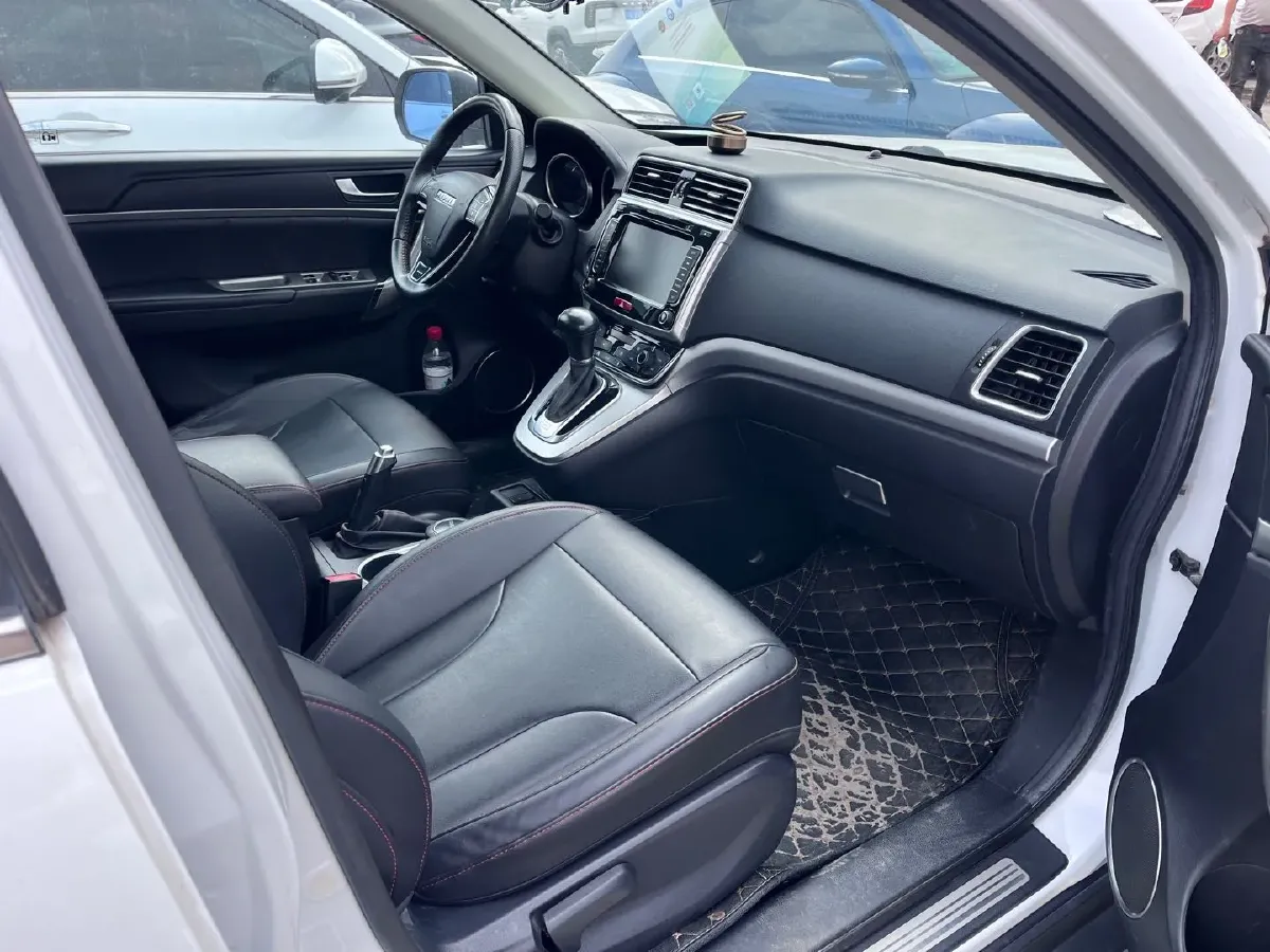 2017 Haval M6 1.5T 150HP L4 6AT,autocango,china used car exporter,china ev exporter,chinese used car exporter,chinese used ev exporter