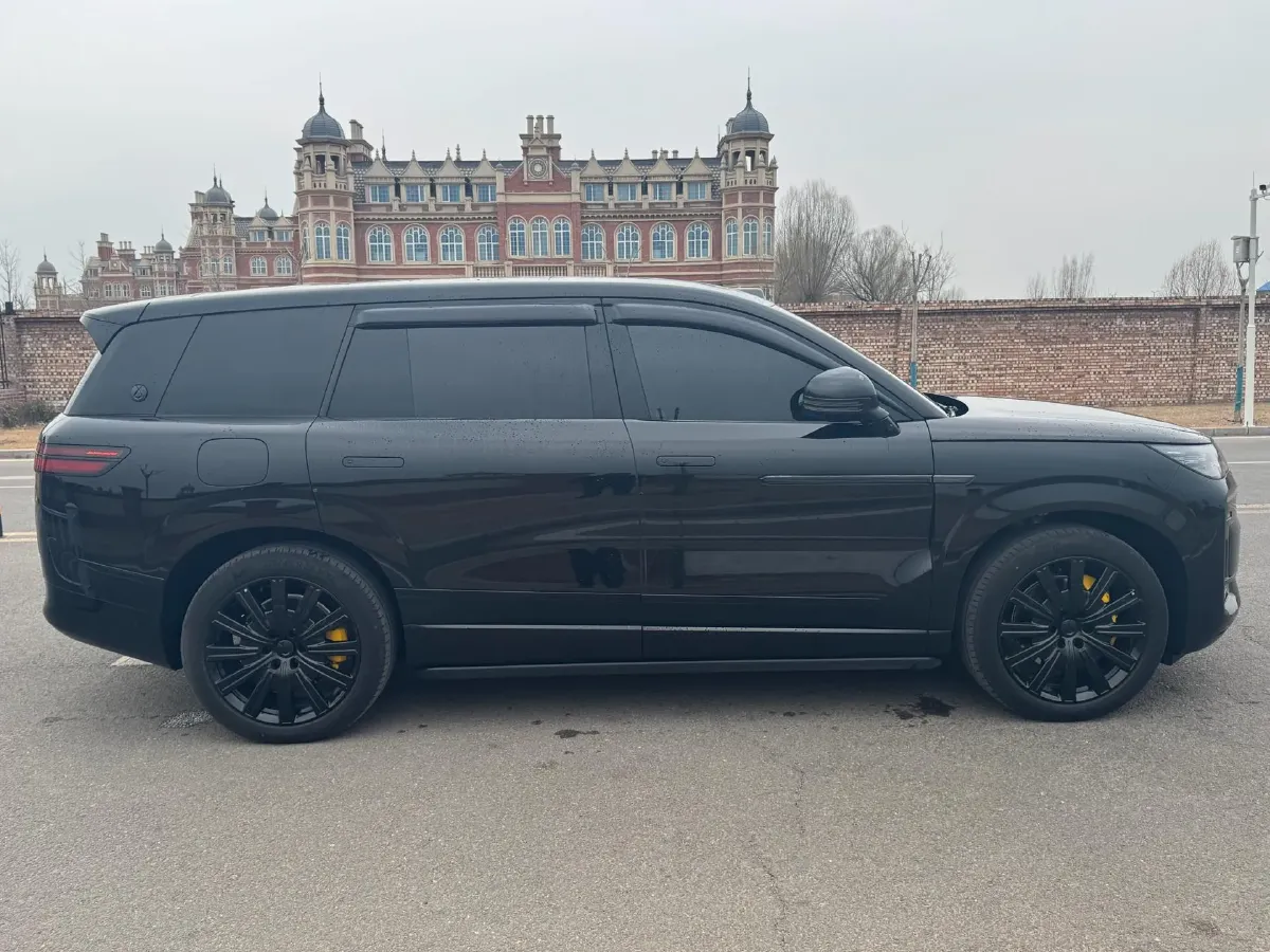 2025 Denza DenzaN9 2.0T 207HP L4 E-CVT PHEV,autocango,china used car exporter,china ev exporter,chinese used car exporter,chinese used ev exporter