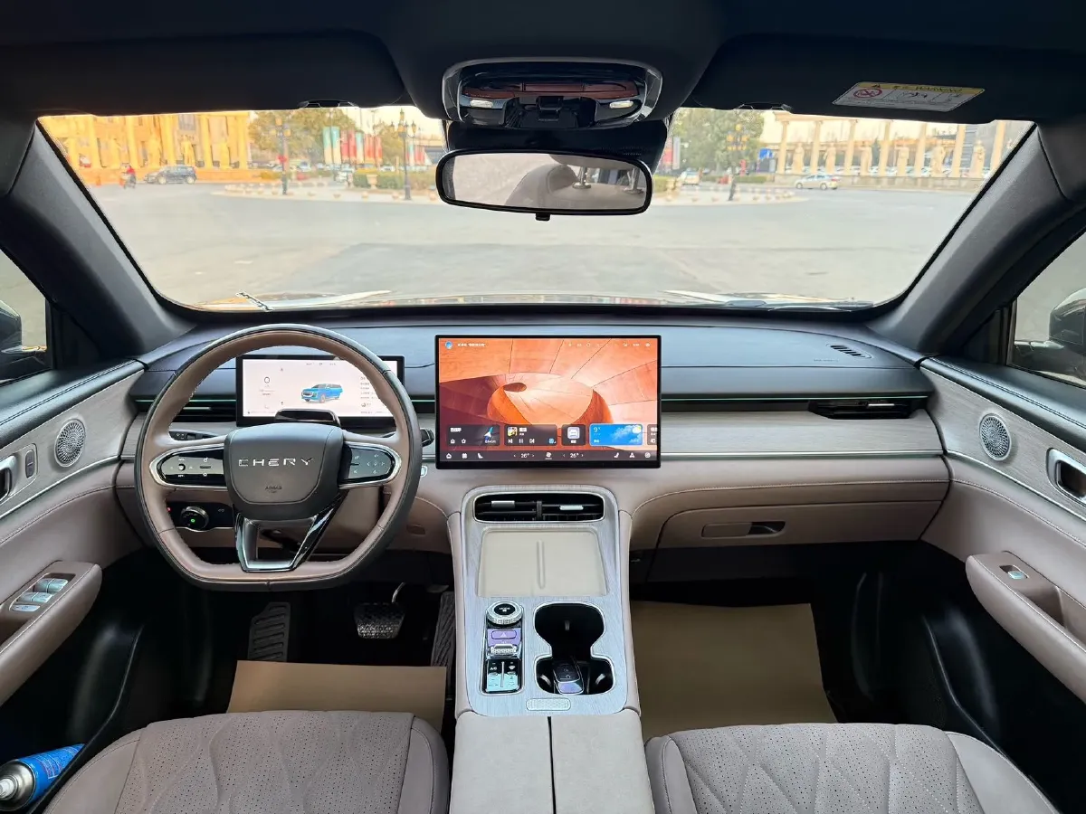 2025 Chery Tiggo 8 Plus 1.6T 197HP L4 7DCT,autocango,china used car exporter,china ev exporter,chinese used car exporter,chinese used ev exporter