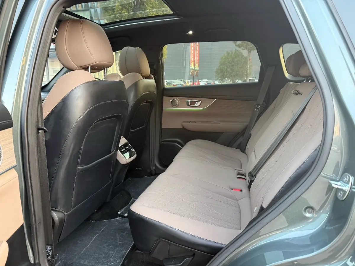 2025 Chery Tiggo 8 Plus 1.6T 197HP L4 7DCT,autocango,china used car exporter,china ev exporter,chinese used car exporter,chinese used ev exporter