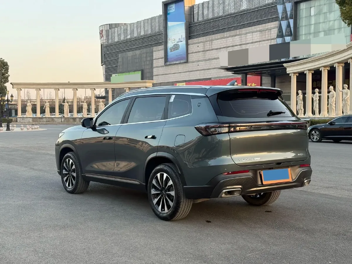 2025 Chery Tiggo 8 Plus 1.6T 197HP L4 7DCT,autocango,china used car exporter,china ev exporter,chinese used car exporter,chinese used ev exporter